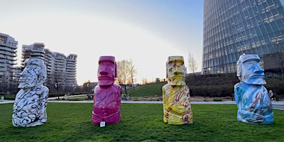 Primaire afbeelding van L'installazione "Moai" in mostra a CityLife