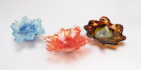 Image principale de Create Your Own Sculpted Glass Flower Dish!