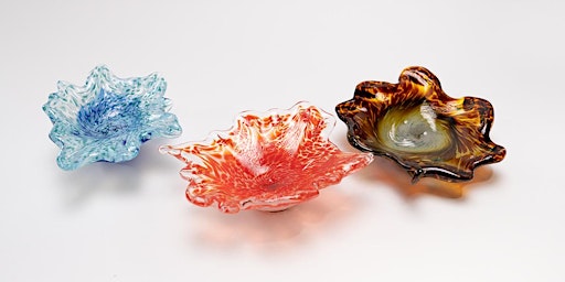 Imagen principal de Create Your Own Sculpted Glass Flower Dish!
