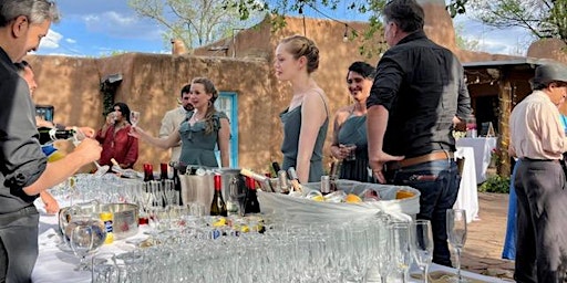 Primaire afbeelding van VIP Spirits Tasting Party & Spirited Stroll on Canyon Road