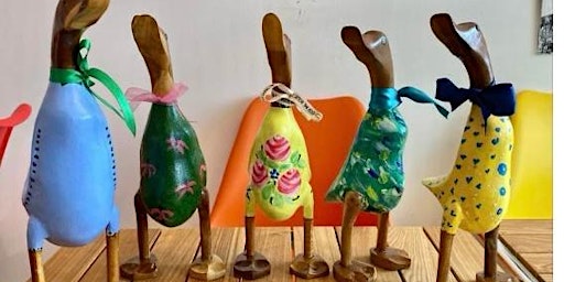 Imagem principal de Wooden Duck Painting with Prosecco