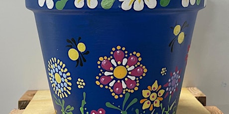 Painting planters with dots! Paint a terra cotta planter for Mothers day