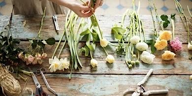 Mother and Daughter floral arrangement class primary image