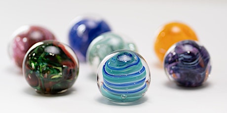Image principale de Create Your Own Sculpted Glass Paperweight!