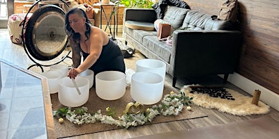 Imagem principal de Gentle Yoga, Sound Bath & Bula Ceremony