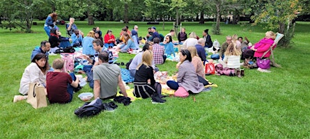 Friendly Picnic in Green Park  primärbild