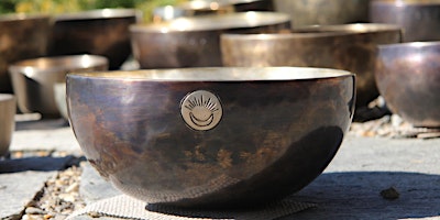 Imagem principal de Tibetan Singing Bowl Sound Bath