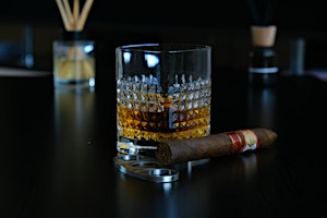 Hauptbild für Whiskey and Cigar Networking Night at The Constellation Club