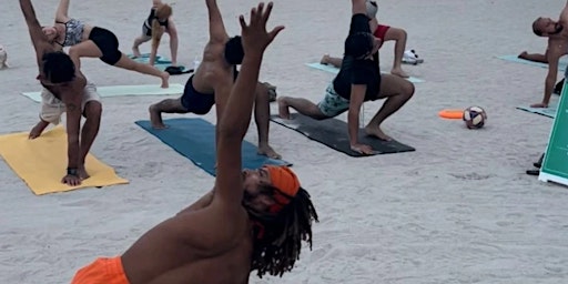 RSVP through SweatPals: Muscle Beach Yoga  primärbild