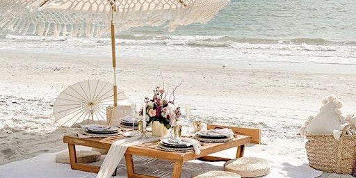 Image principale de Mother's Day Luxury Beach Picnic with Bocce Ball