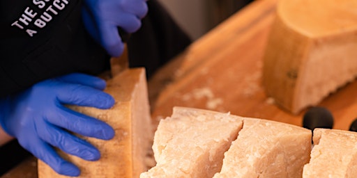 Image principale de Parmigiano Reggiano Cracking at The Son of a Butcher