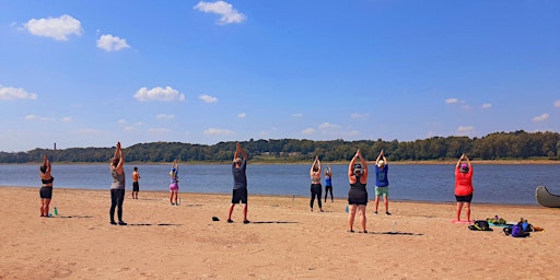 Primaire afbeelding van Yoga & Paddle w/ Big Muddy Adventures