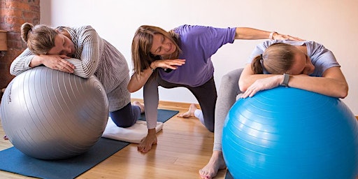 Hauptbild für ONLINE Pregnancy Yoga with Maryline