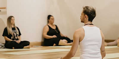 Imagem principal de CURSO Aprende a meditar PRESENCIAL
