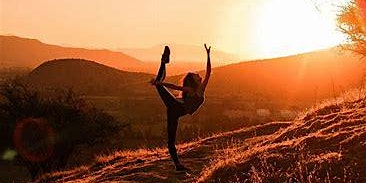 Imagem principal de Sunset Yoga + Soundbath - Stretch & Sip on The Ranch