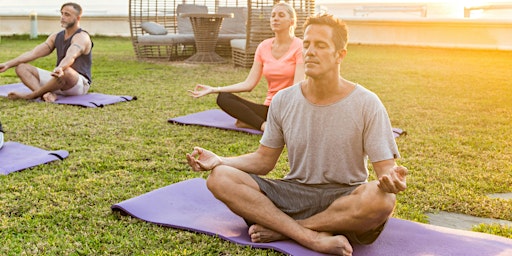 Immagine principale di Outdoor Yoga at the Squamish Plaza 