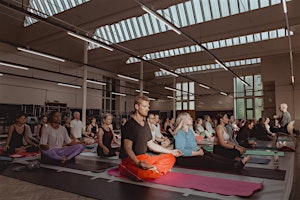 Hauptbild für Yoga weekend with Eddie Stern - Friday evening