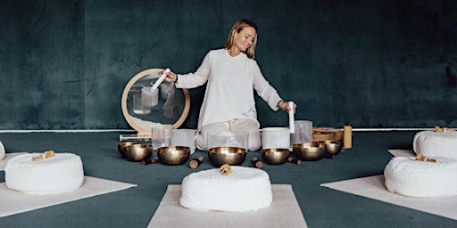 Hauptbild für Awaken Your Senses - a Scent and Sound Bath Immersive Experience