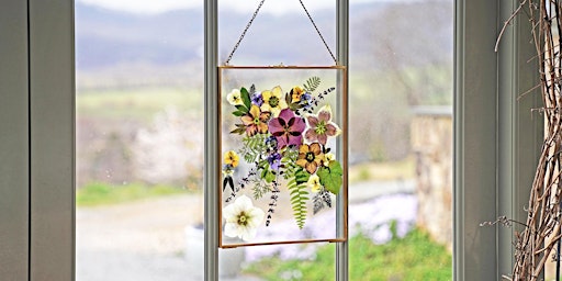 Immagine principale di Mother's Day Pressed Flower Workshop 