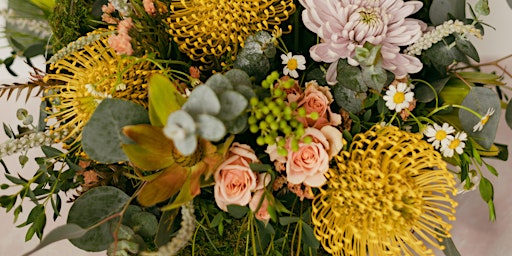 Image principale de Spring Floral Centerpiece