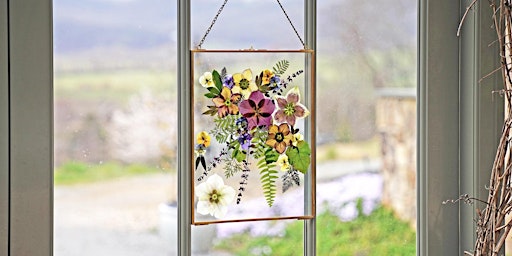 Primaire afbeelding van Mother's Day Pressed Flower Workshop