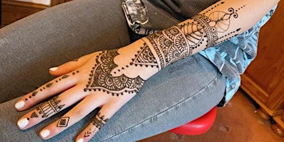 Imagen principal de Creative Henna Tattoo Workshop: Learn how to make henna tattoo