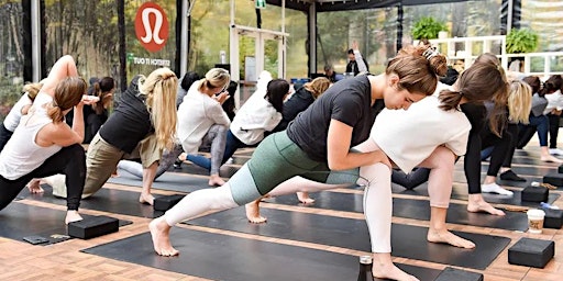 Hauptbild für Free Yoga Class @ lululemon Station Park