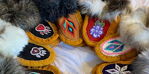 Primaire afbeelding van Moccasins with Elder Joyce Beaver