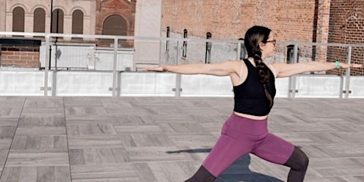 Primaire afbeelding van Rooftop Yoga at The Bee Hotel