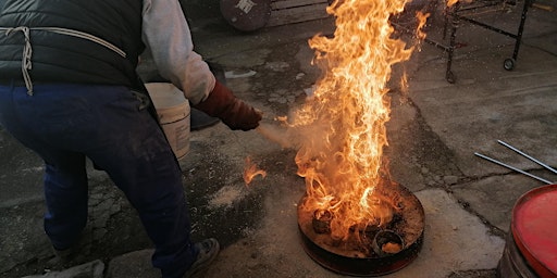 Image principale de Cerámica y fuego- Raku:Libera tu creatividad con esta experiencia práctica