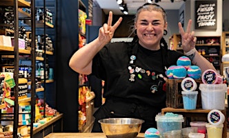 Imagem principal de Planes en Madrid: Crea tu propia bomba de baño en Lush Gran Plaza.