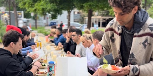 Primaire afbeelding van Unplug & Connect Monthly Community Dinner at The Lawn (+Yoga & Breathwork)