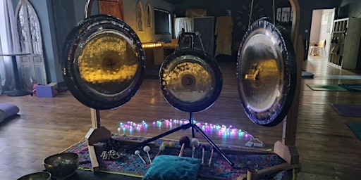 Imagem principal de Sound Bath with Planetary Gongs and Crystal Bowls