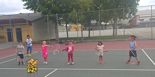 Primaire afbeelding van Summer Smash: Dive into Fun at Our High-Energy Tennis Adventure!