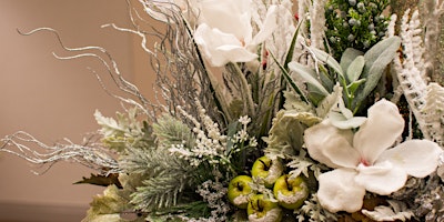 Immagine principale di Holly & High Tea: Festive Flower Arranging & Afternoon Tea 