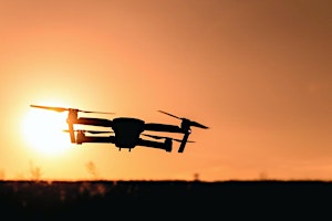 Hauptbild für Fly a Drone 101