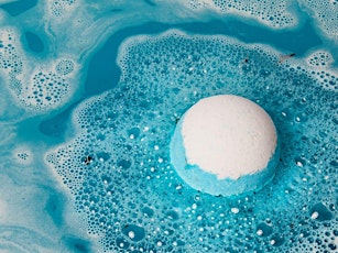 Make Your Own Bathbomb for World Bathbomb Day!