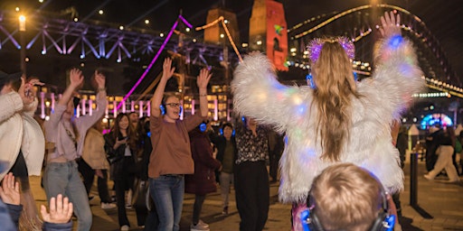 Silent Disco Party Walk - Vivid Tours - Circular Quay