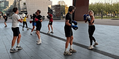 Outdoor boxing at vondelpark by Tommy with Jimme  primärbild