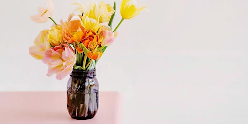 Immagine principale di Blooms, Brews & Bonding: Mother's Day Floral Workshop 