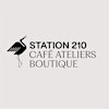 Logotipo da organização Station 210 CAFÉ ATELIERS BOUTIQUE