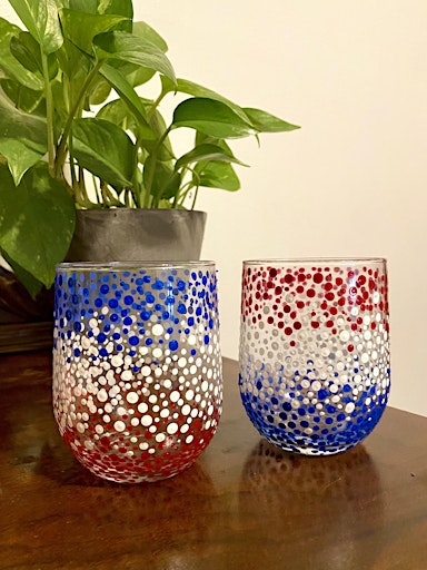 Image principale de Paint Nite: Patriotic Polka Dot Stemless Sippers (set of 2)