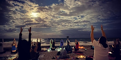 Imagem principal de April Full Moonrise Meditation + Mellow Flow