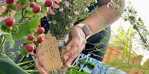 Gift A Bouquet- With Love Chicago @ Hera Hub Chicago!  primärbild
