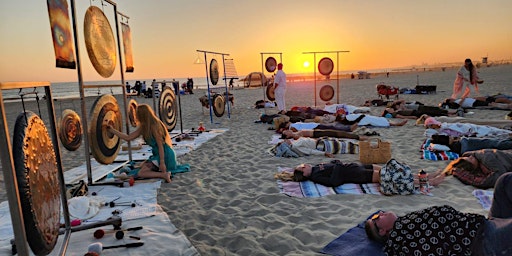 Primaire afbeelding van Full Flower Moon Beach Sound Bath 25th St.  Newport Tuesday May 21st.
