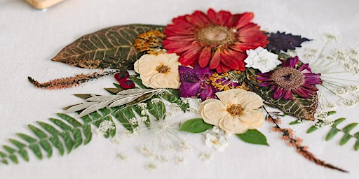 Immagine principale di Blossom Artistry: A Pressed Flower Workshop 