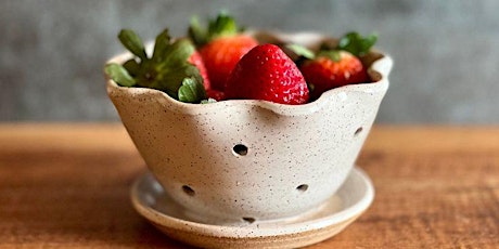 Make Berry Bowl on Pottery Wheel for couples  with Khadija