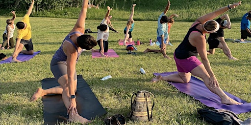 Hauptbild für Sunday Sessions Sunset Yoga
