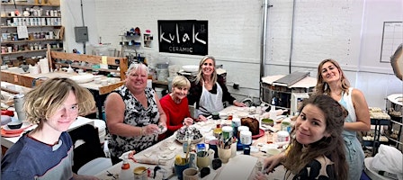 Hauptbild für Pottery Workshop: Getting Hands-On with Clay
