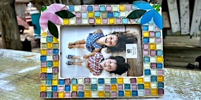 Imagem principal de Mother's Day Mosaic Picture Frame